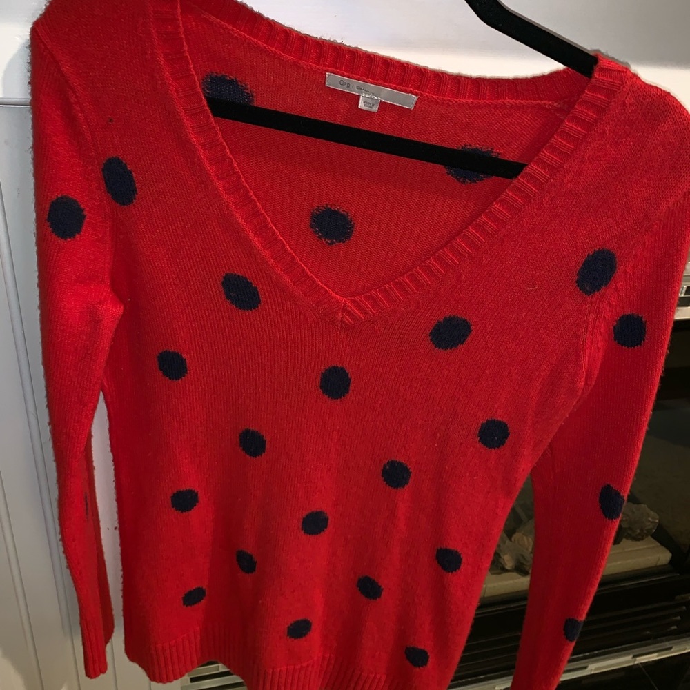 Gap sweater